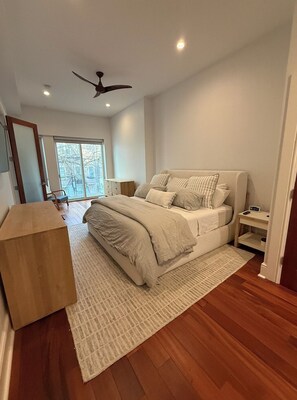 5 bedrooms, iron/ironing board, WiFi, bed sheets - WORLD CUP RENTAL - Wonderful 5-bedroom house with AC in charming Hoboken (Hoboken)