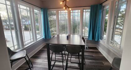 Unique Route 66 themed, family-friendly! Located 5 minutes from Scheels park.