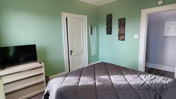 2 chambres, fer et planche à repasser, Wi-Fi gratuit, draps fournis