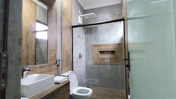 Twin Room | Bathroom