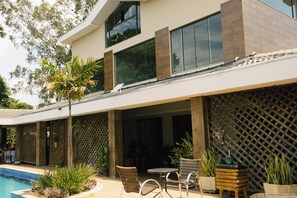 Outdoor dining - Pousada Real (Caldas Novas)