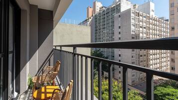 Klassieke studio, uitzicht op stad | Terrein van de accommodatie