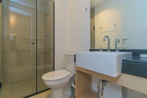 Shower, towels - Loft Pet Friendly com Academia a 450m do Metrô (São Paulo)