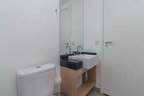 Douche, serviettes fournies