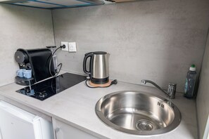 Microwave, stovetop - A functional little cocoon just 2 minutes from the station! (Cambrai)