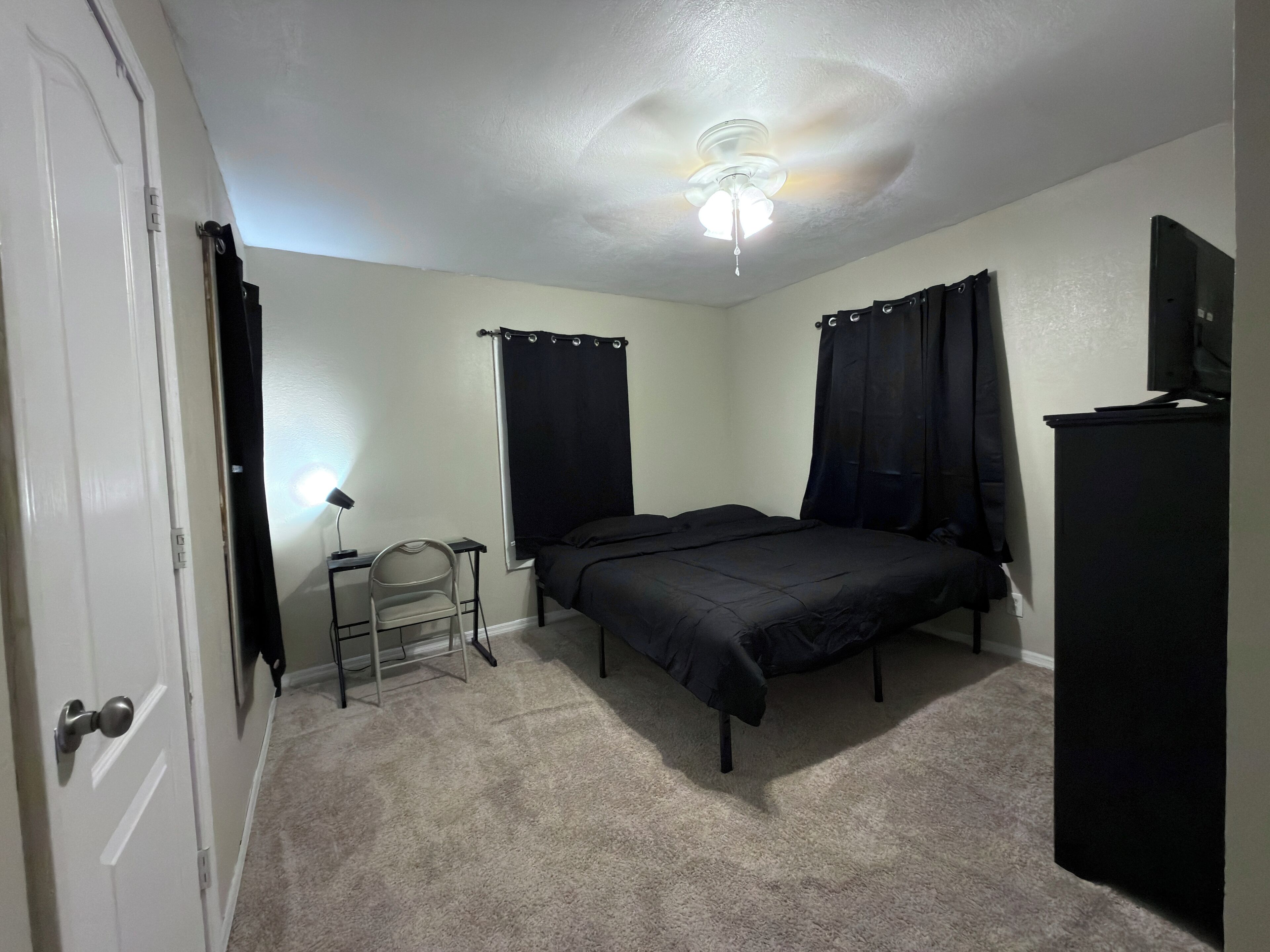 Fer et planche à repasser, Wi-Fi, draps fournis