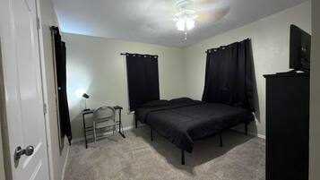 Fer et planche Ă repasser, Wi-Fi, draps fournis