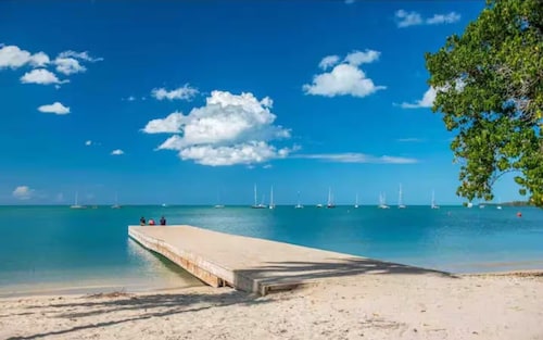 Private Villa Minutes from the Beach in Beautiful Boquerón — Cool A/C Included