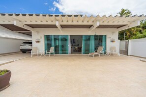Exterior - Incrível e Ampla Casa a 200m da Praia da Enseada (Guarujá)