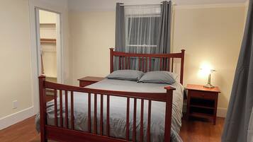 Strykejern/-brett, internettilgang og sengetøy