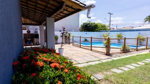 Pool - Casa com Wi-Fi, Piscina e Garagem a 550m da Praia (Lauro de Freitas)