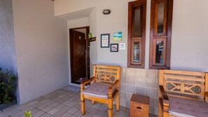 Terrace/patio - Casa com Wi-Fi, Piscina e Garagem a 550m da Praia (Lauro de Freitas)