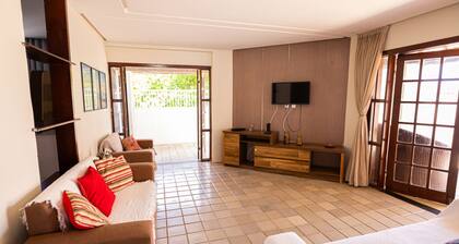 Casa com Wi-Fi, Piscina e Garagem a 550m da Praia
