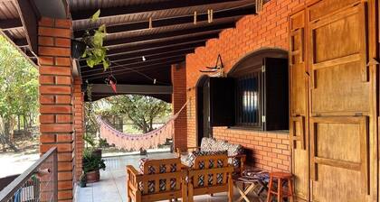 Casa de Campo Pet Friendly com Churrasqueira