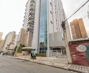 Exterior - Loft com Piscina, Academia e Garagem no Gonzaga (Santos)