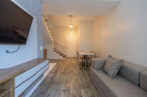 TV - Loft com Piscina, Academia e Garagem no Gonzaga (Santos)