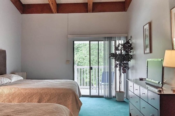 Room with two queen beds