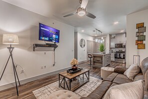 Living area - Peaceful cozy retreat (Addison)
