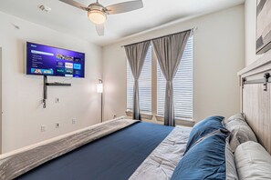 Iron/ironing board, WiFi, bed sheets - Peaceful cozy retreat (Addison)