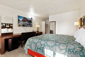 Basic Single Room, City View | Interior