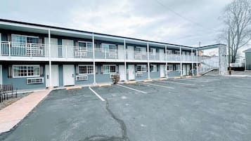 Basic Single Room, City View | Exterior