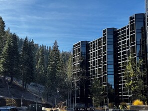 Miscellaneous - Palisades Tahoe Slopeside Skiing! - 2 Queen with Valley Views! (Olympic Valley)