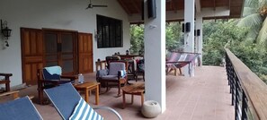 ลานระเบียง/นอกชาน