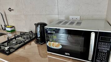 Microones, forn i placa de cuina