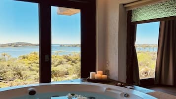 Suite – deluxe, lanai, strandutsikt | Innvendig