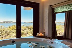 Phòng Suite Deluxe, lanai, quang cảnh bãi biển | Nội thất