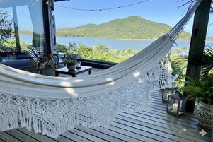 Suíte luxo, varanda coberta, vista para a praia | Área da propriedade