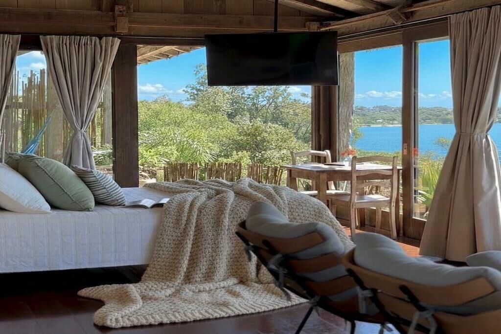 Suite Deluxe, lanai, vista a la playa | Espacio para trabajar con laptop y wifi gratis 