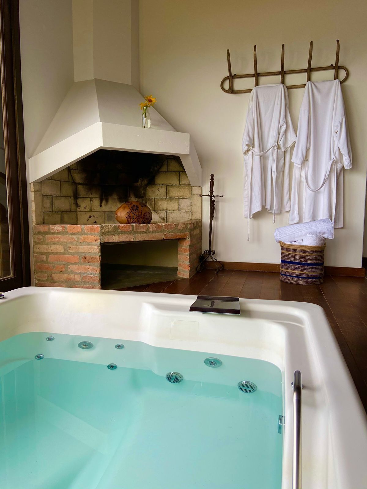 Deluxe Suite, Lanai, Beach View | Interior