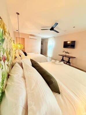 Family House, 5 Bedrooms | Premium bedding, in-room safe, laptop workspace, iron/ironing board - Casa Areca (Cartagena)