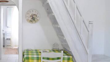 Laptop workspace, free WiFi