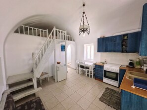 Comfort Apartment, Garden View | Interior - Volta Stonehouse Apartments (Fratsia)