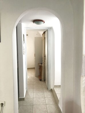 Comfort Apartment, Garden View | Interior - Volta Stonehouse Apartments (Fratsia)