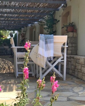 Comfort Apartment, Garden View | Outdoor dining