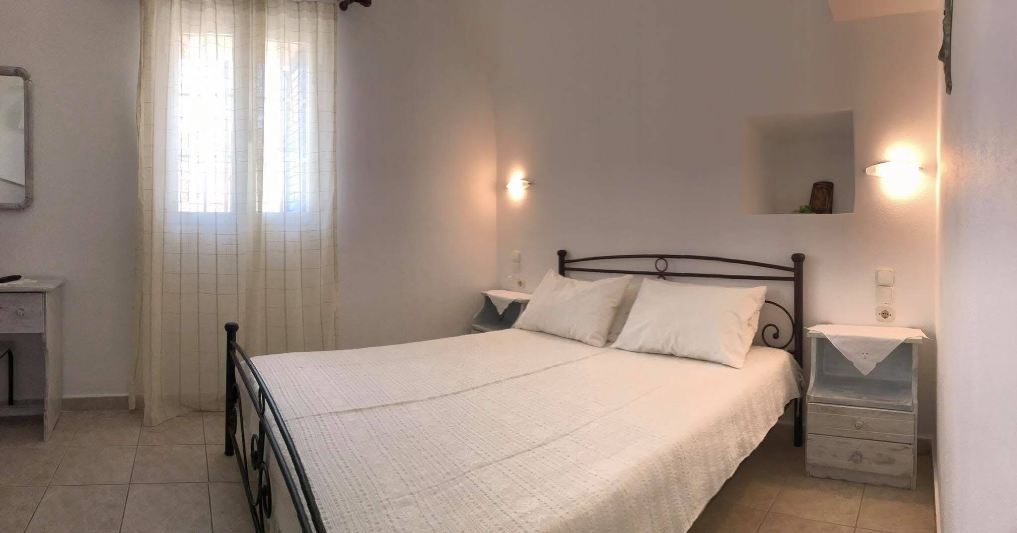 Classic Apartment, Garden View | Laptop workspace, free WiFi