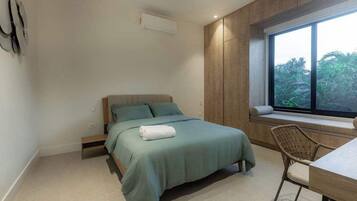 Travel crib, WiFi, bed sheets