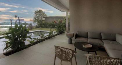 Hillside Oceanview Home with Pool in Venao
