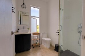 Douche, serviettes fournies