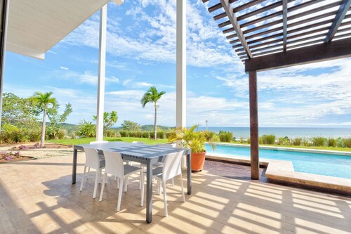 Casa Vida, Breathtaking Oceanview Villa