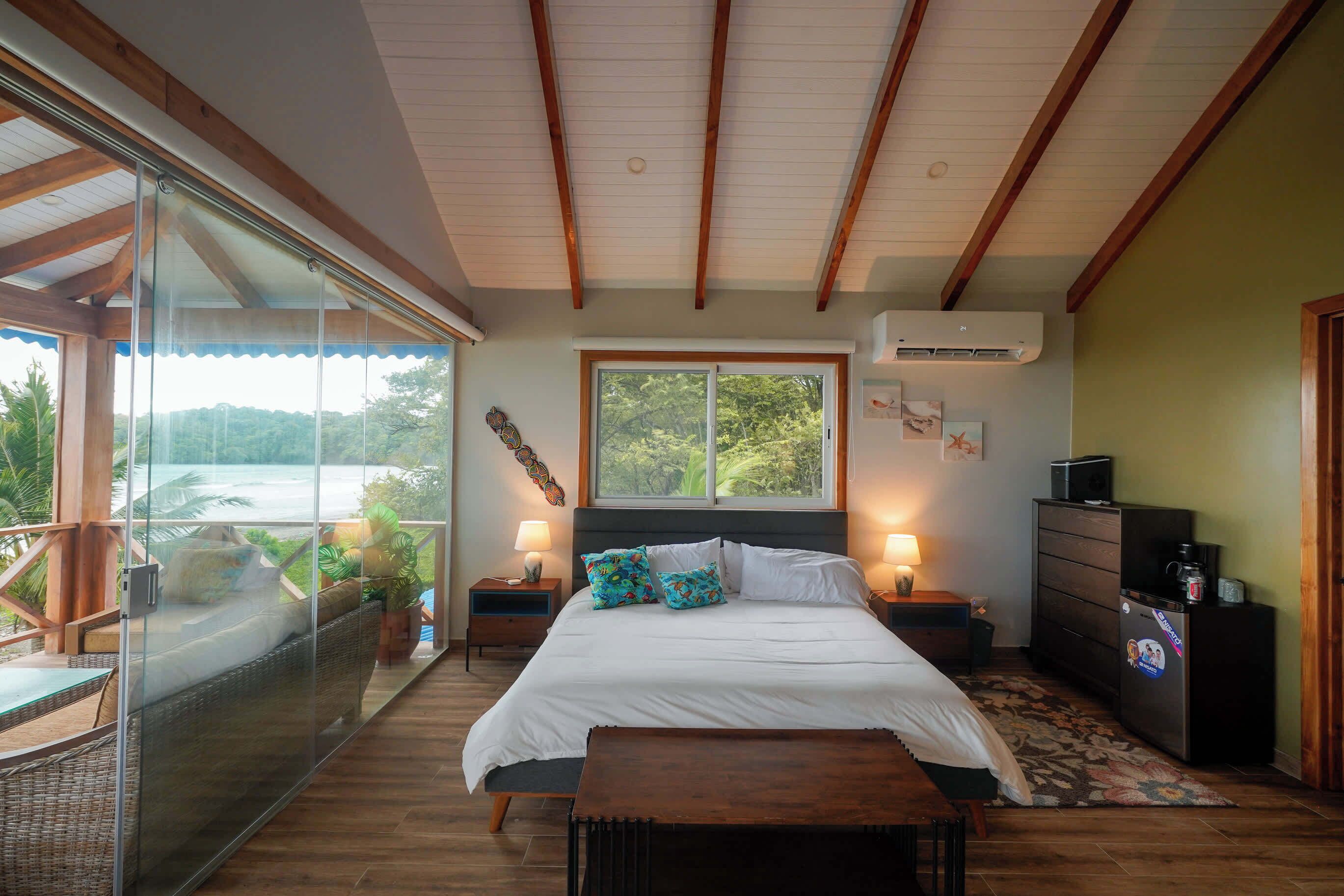 5 Schlafzimmer, Schreibtisch, WLAN, Bettwäsche