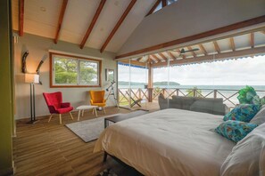 Desk, WiFi, bed sheets