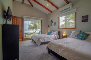 5 bedrooms, desk, WiFi, bed sheets