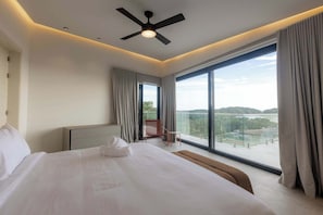 3 bedrooms, desk, WiFi, bed sheets