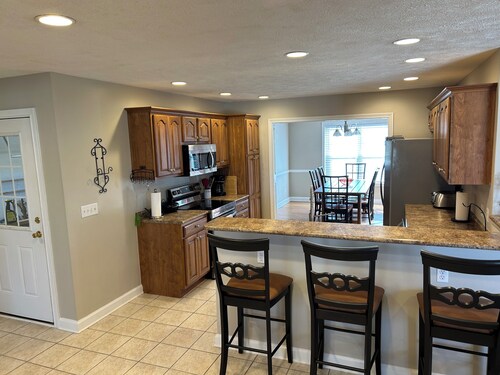 Enjoy mama’s House in a quiet little area of Crofton ky