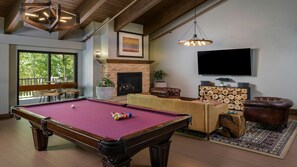 Smart TV, chimenea