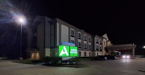 Exterior -  Hotel in Houston with fitness room and AC (Houston)